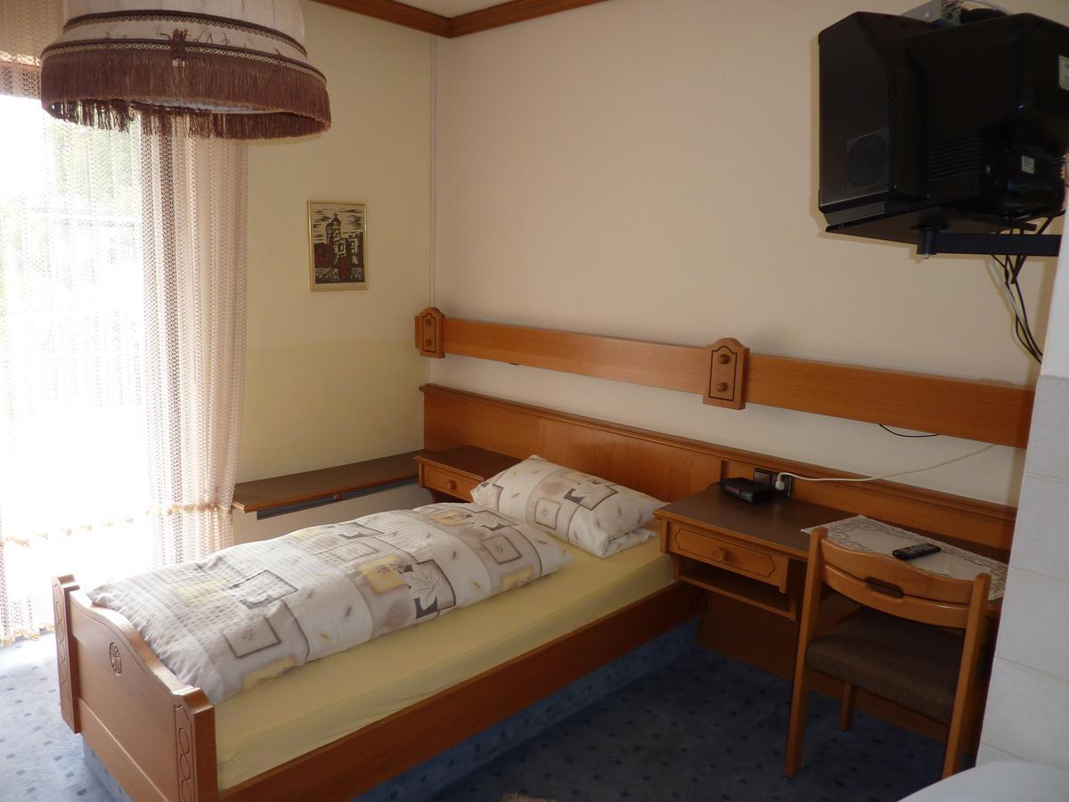 Hotel Gast- und Gästehaus Simon Greifenstein Zimmer foto